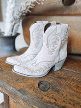 Load image into Gallery viewer, Ariat Chandler Cloud Bootie
