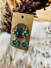 Load image into Gallery viewer, Turquoise Flower Drop Earrings
